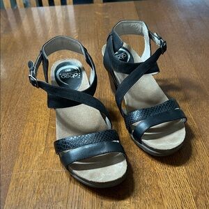 Abeo Size WN7 (Woman’s Neutral footbed) Heeled Sandals